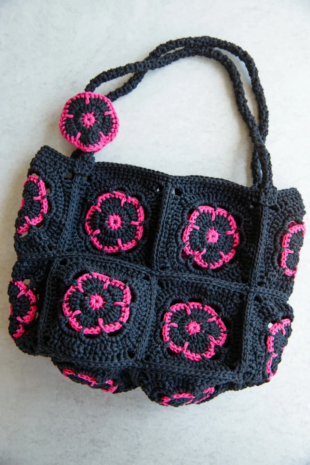 African Flower Granny Square Handbag – Free Crochet Pattern