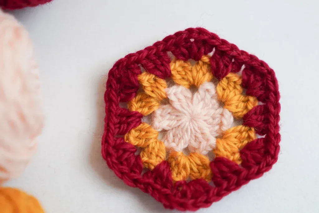 Basic Hexagon Granny Square β Free Crochet Pattern
