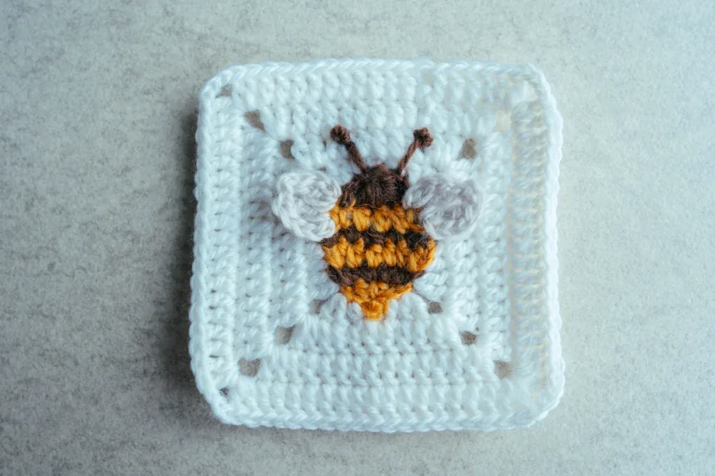 Bee Granny Square — Free Crochet Pattern with Textured Wings