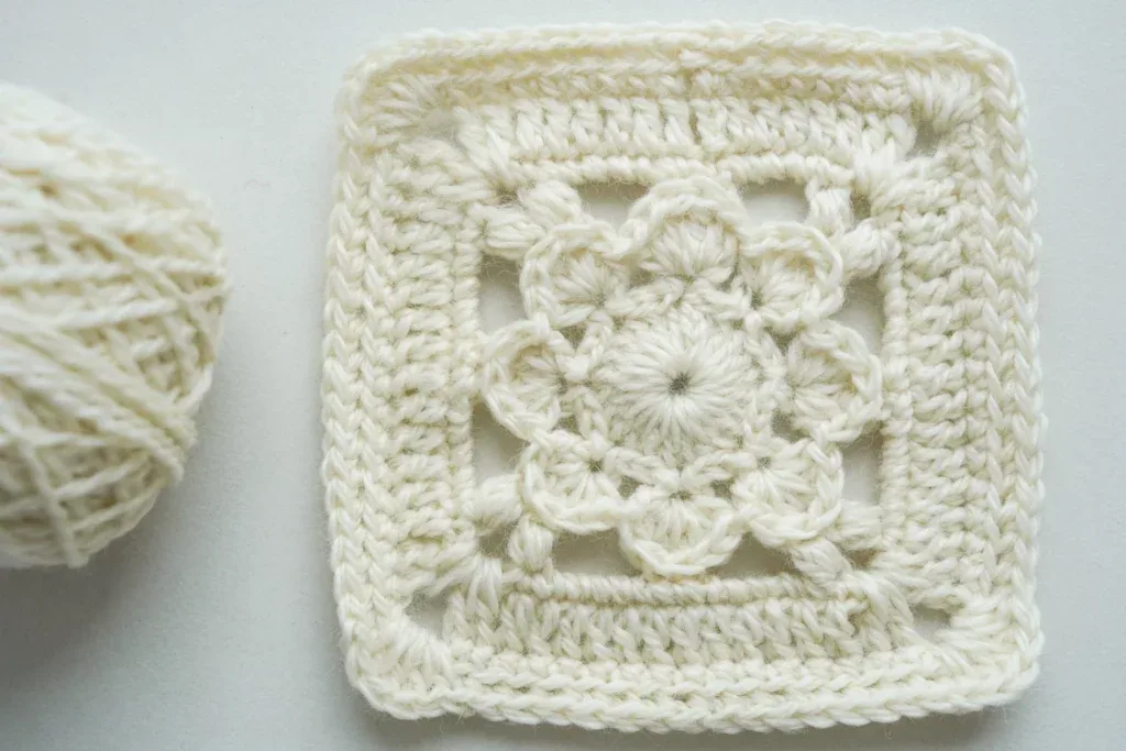 Country Flower Granny Square: A Free 3D Bloom Motif Pattern