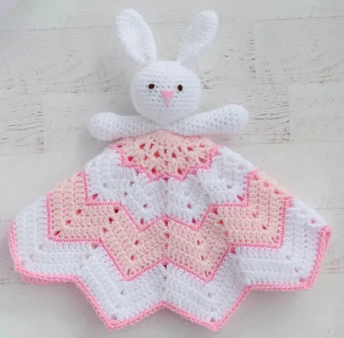 Crochet Bunny Lovey Blanket – A Bunny to Love (Free Pattern)