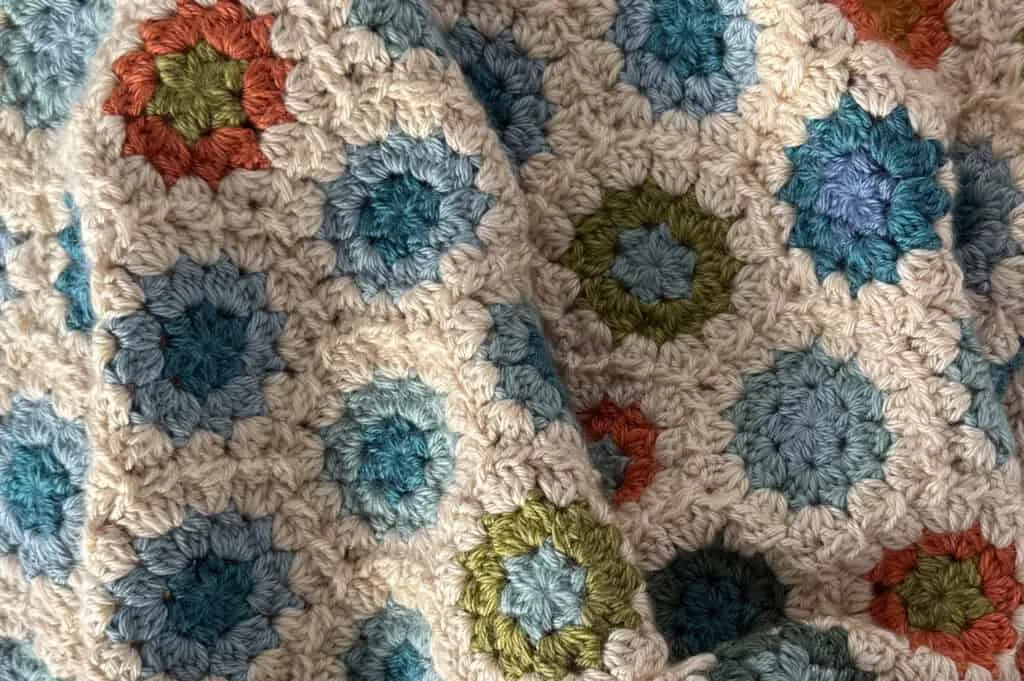 Crochet Temperature Blanket: A Hexagon for Every Day of the Year — photo 2