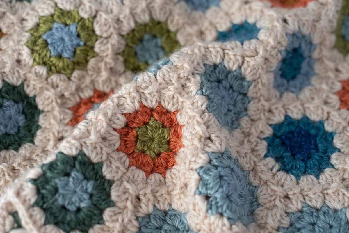 Crochet Temperature Blanket: A Hexagon for Every Day of the Year — photo 3