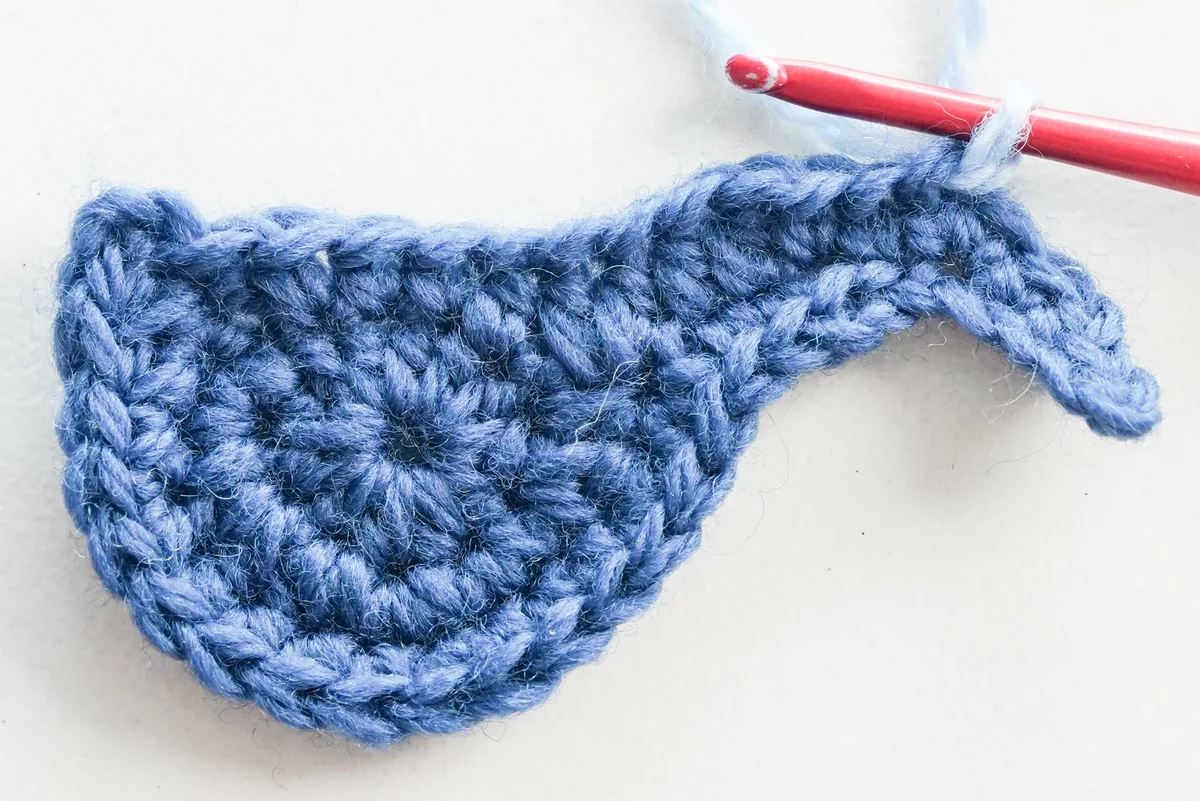 How to Crochet a Whale Granny Square - Free Pattern — photo 3