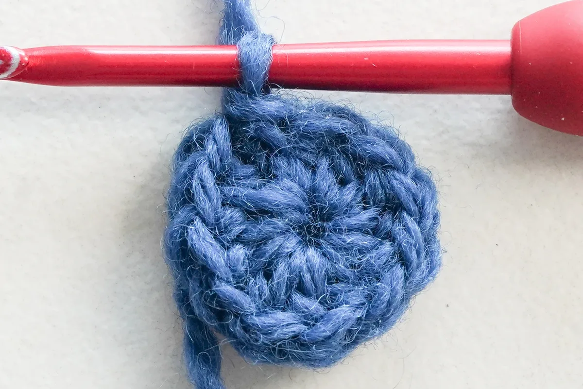 How to Crochet a Whale Granny Square - Free Pattern — photo 4