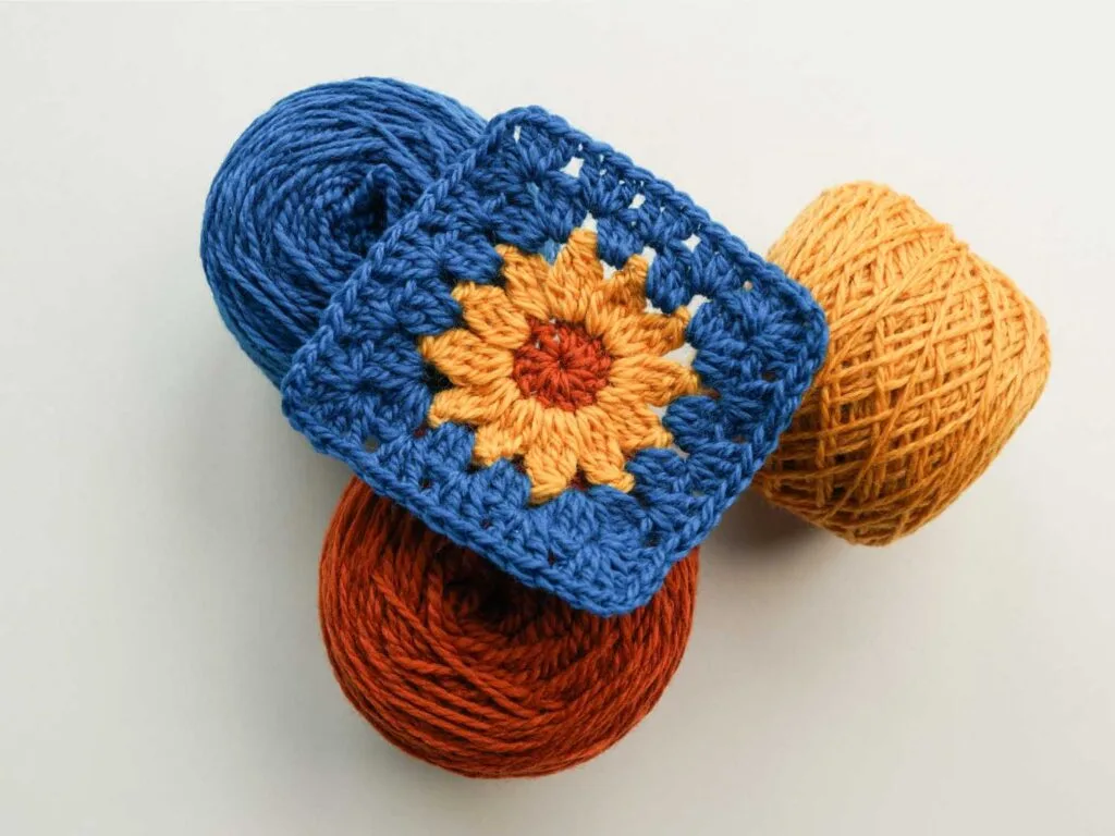 Daisy Granny Square with Bobble Stitch — Free Crochet Pattern — photo 2