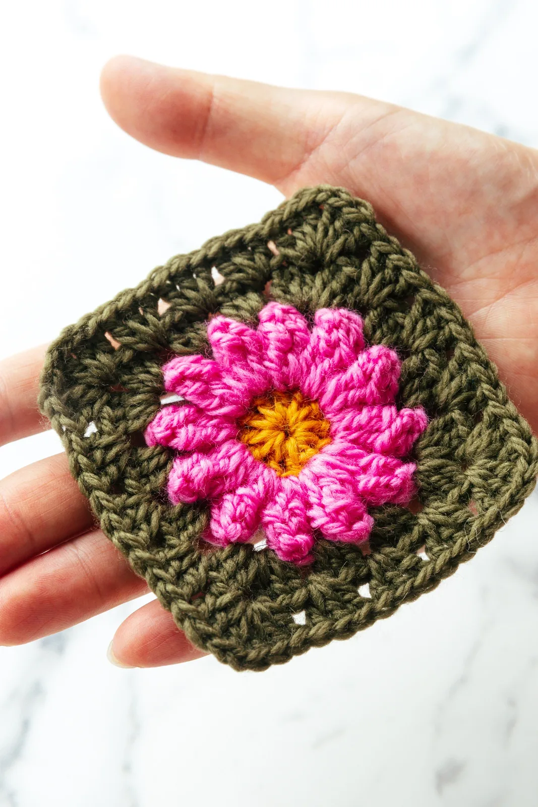 Daisy Granny Square with Popcorn Stitch