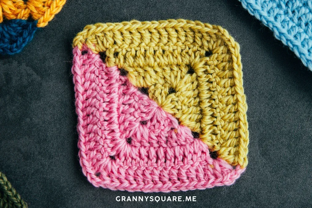 Diagonal Two-Color Solid Granny Square (Easy Free Pattern) — photo 2