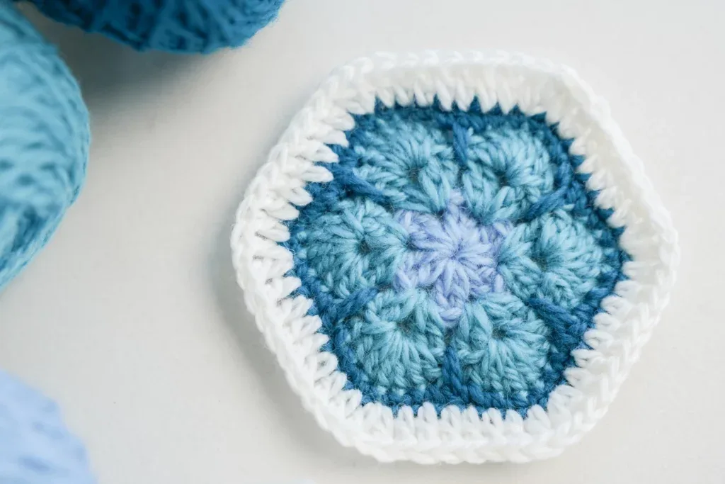 Hexagon African Flower Granny Square β Free Crochet Pattern