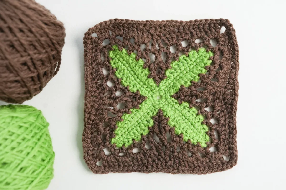 Large Leaf Granny Square – Free Crochet Pattern