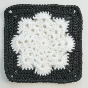 Large Snowflake Granny Square – Free Crochet Pattern — photo 2
