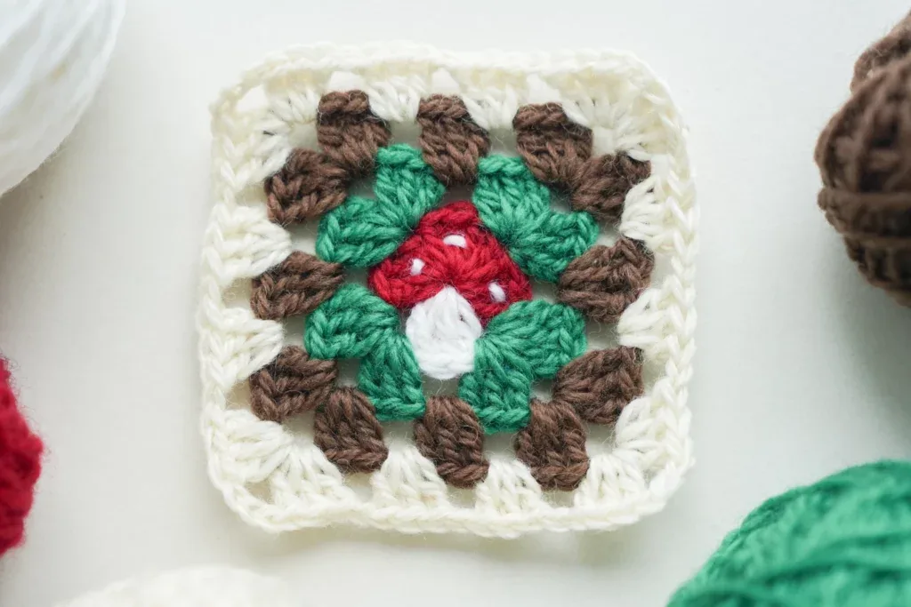 Mushroom Granny Square Crochet Pattern (Free 4-Round Motif)