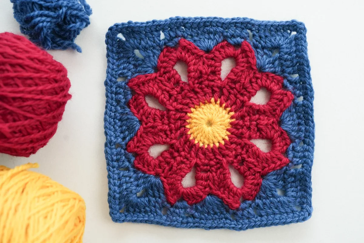 Retro Flower Granny Square: Free Crochet Pattern