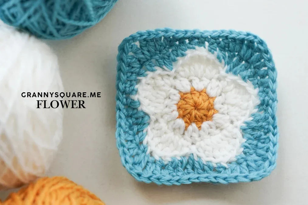 Simple Five Petal Flower Granny Square (Free Beginner Pattern) — photo 3