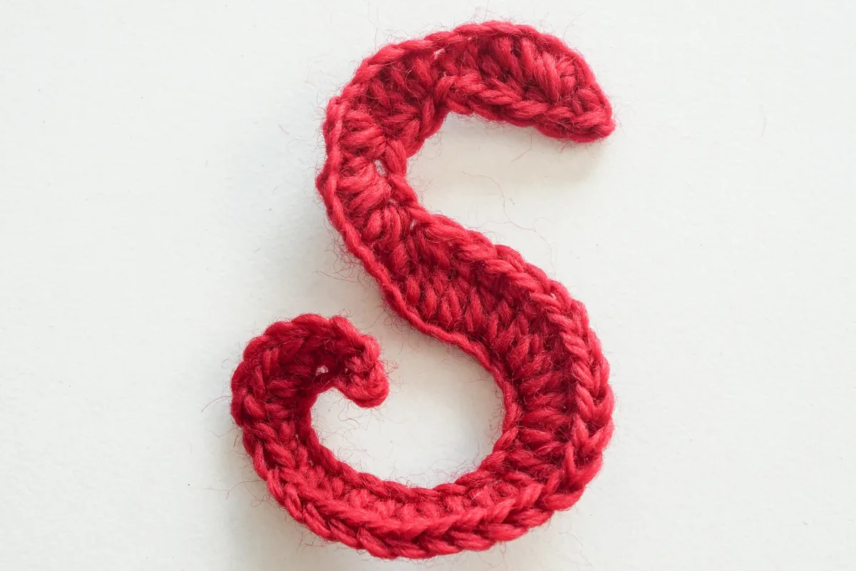 Snake Granny Square: Free Crochet Appliqué Pattern
