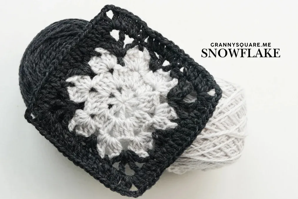 Snowflake Granny Square: An Easy Two-Color Winter Motif — photo 3