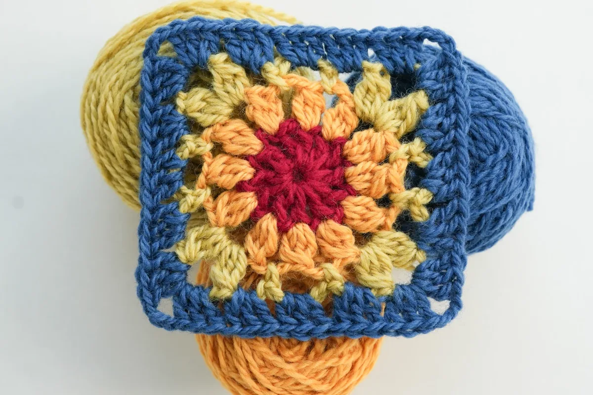 Sunrise Granny Square: Free Crochet Pattern in 5 Cheerful Rounds