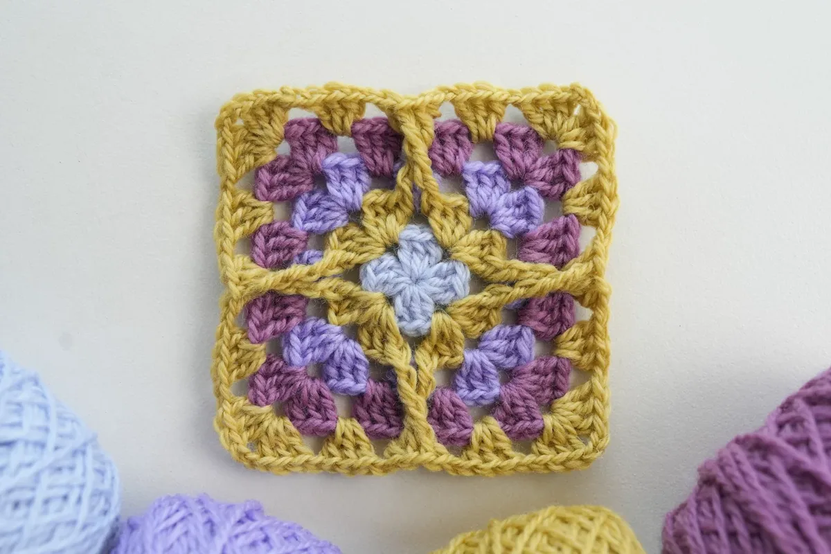 Textured Flower Granny Square – Free Crochet Pattern