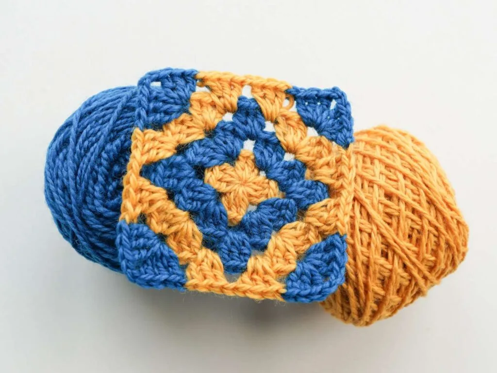 Two-Color Basic Granny Square: Easy Free Crochet Pattern