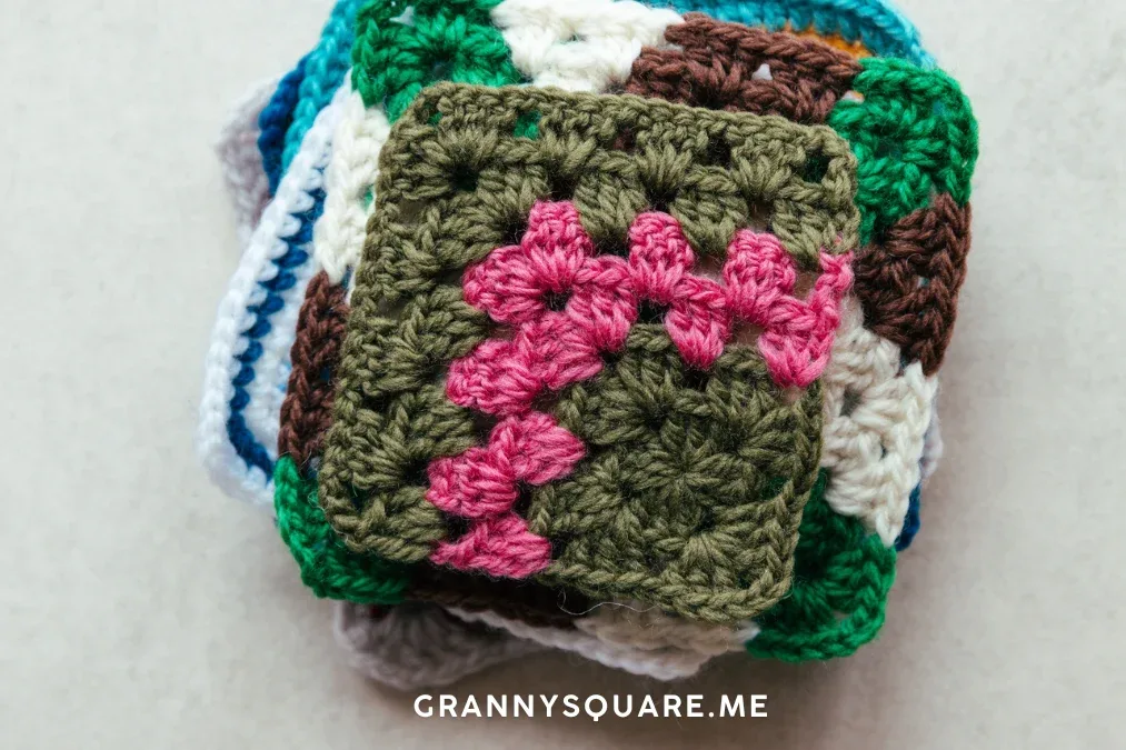 Two-Color Corner Granny Square - Free Crochet Pattern