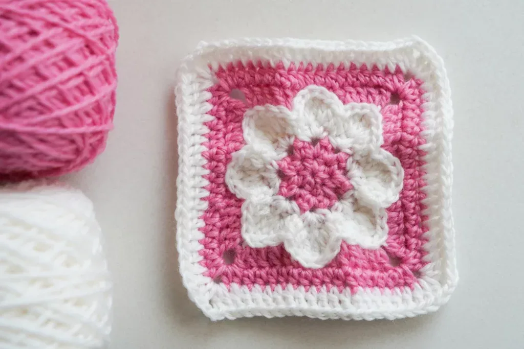 White Petal Flower Granny Square Crochet Pattern
