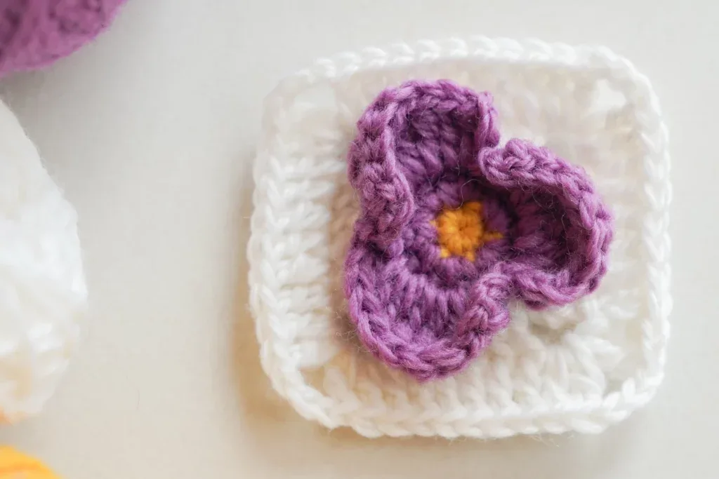 Wild Pansy Flower Granny Square – Free Crochet Pattern